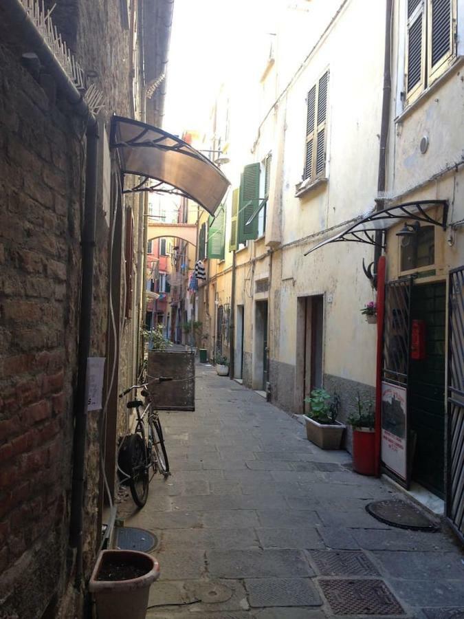 A Little Gem In The Old City Center... Леричи Экстерьер фото